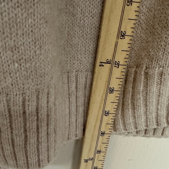 Wild Fable Beige V-Neck Sweater - Picture 6 of 8